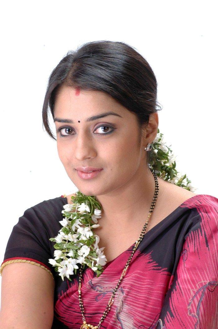 Nikitha Thukral in Saree PhotoShoot Stills