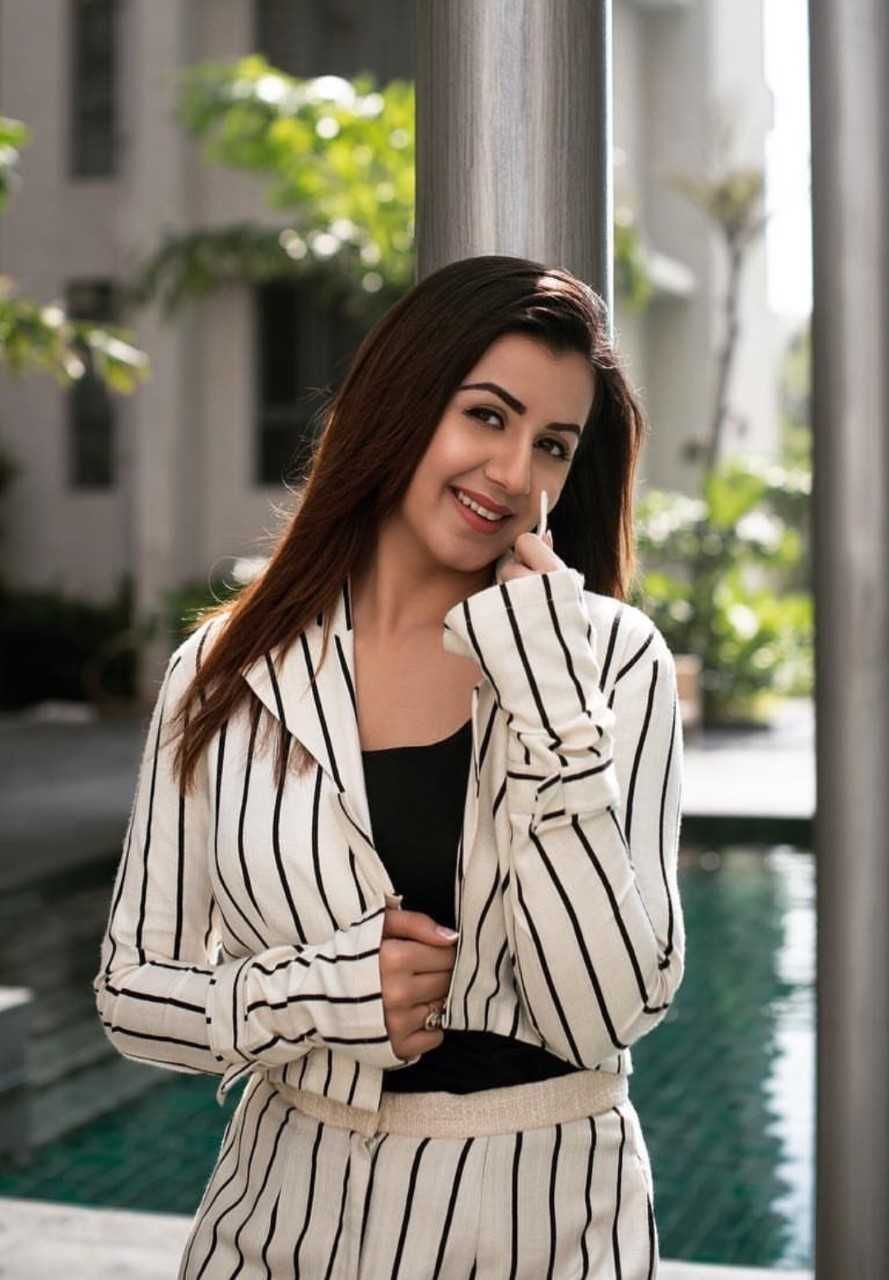 Nikki Galrani New Photostills