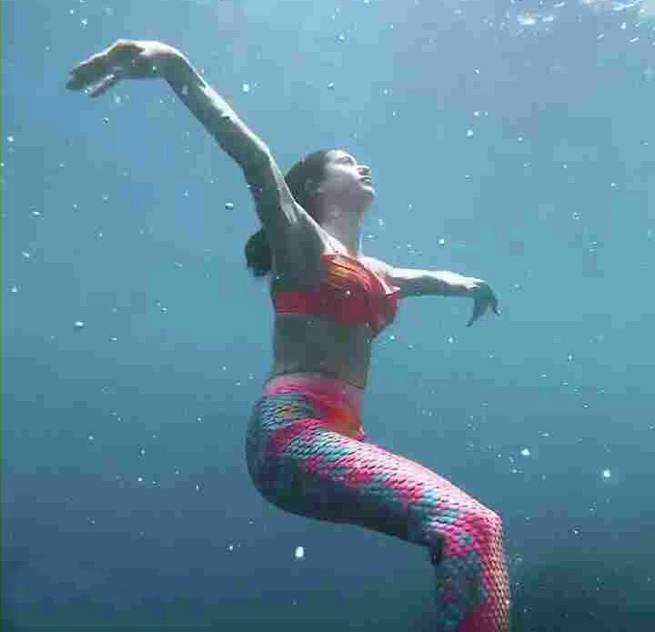 Nina Dobrev Photos Under Water