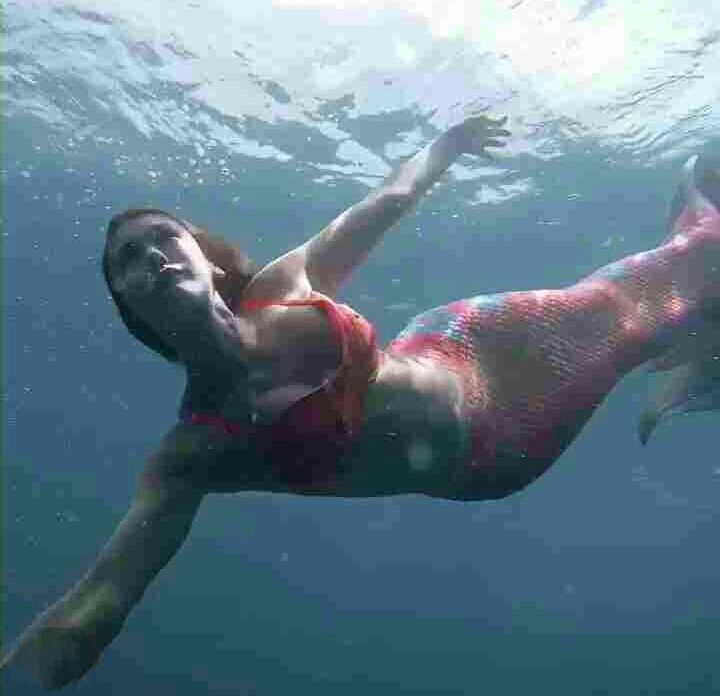 Nina Dobrev Photos Under Water