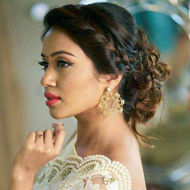 Nivetha Pethuraj in Saree