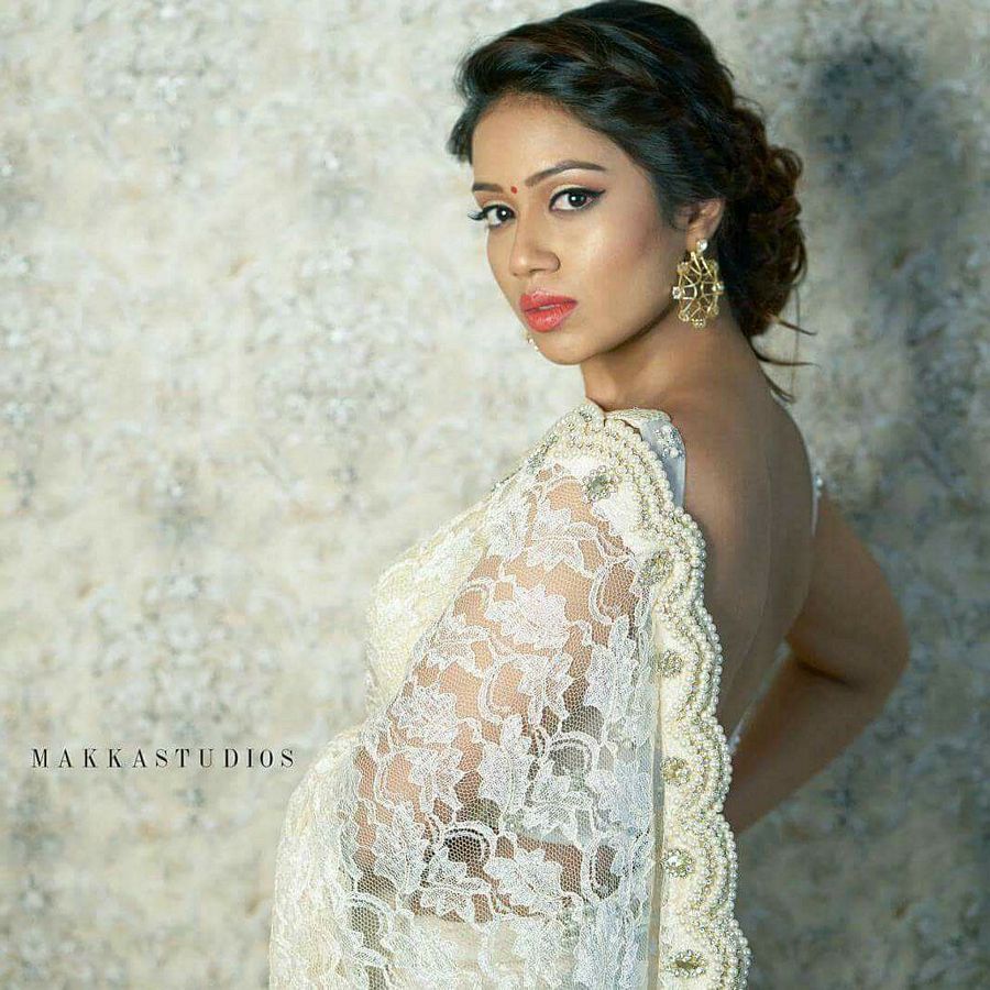 Nivetha Pethuraj in Saree