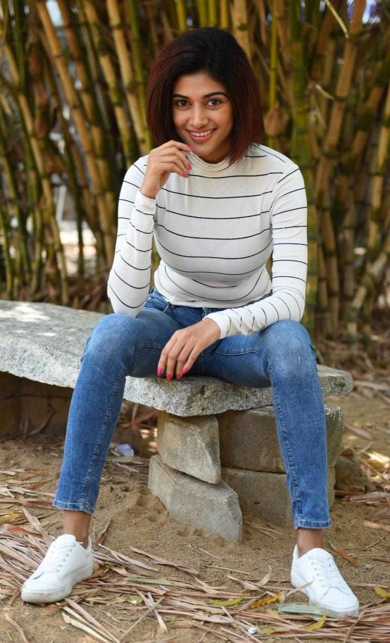 Oviya Latest Photo Stills