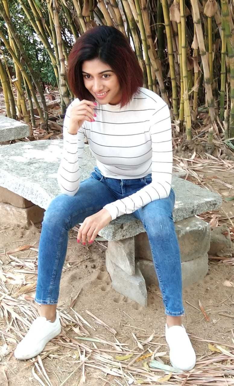 Oviya Latest Photo Stills