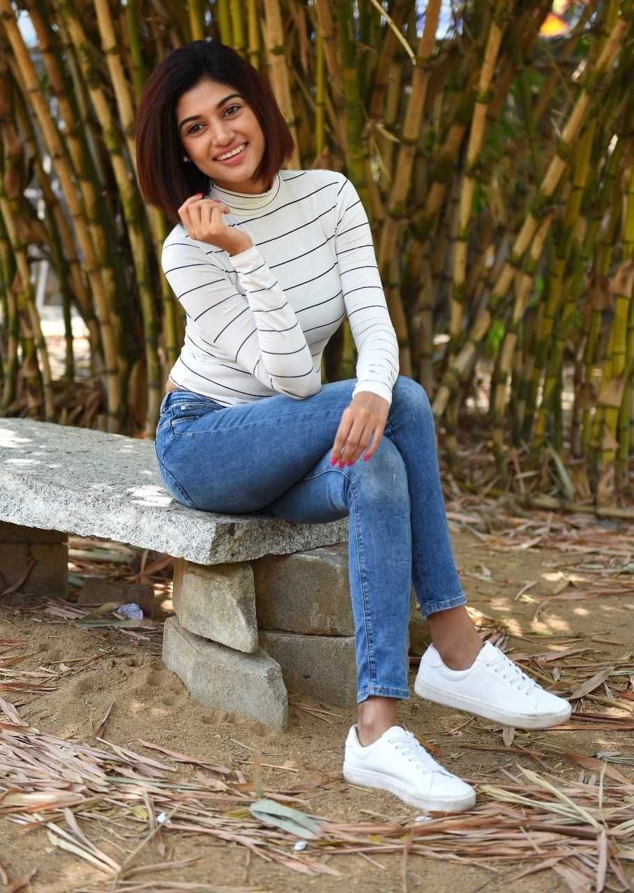 Oviya Latest Photo Stills