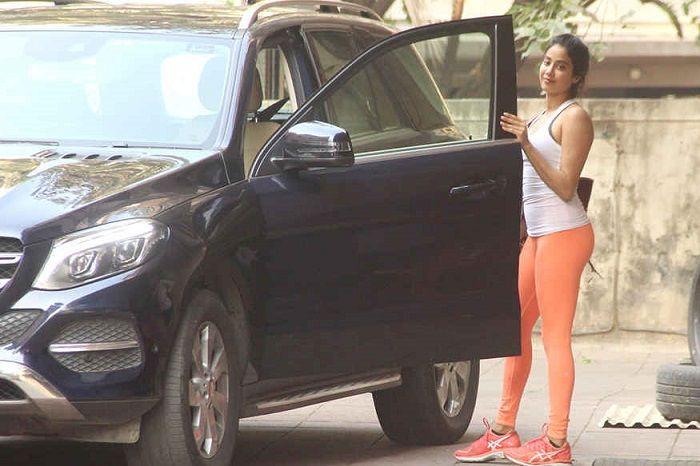 PHOTOS: Janhvi Kapoor snapped post leaving the gym
