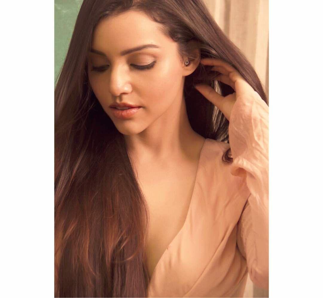 Paisa Vasool Herione Kyra Dutt Latest Unseen Photos