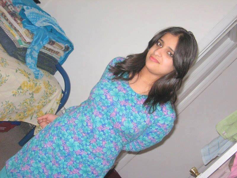 Pakistani Desi Girls hot pics