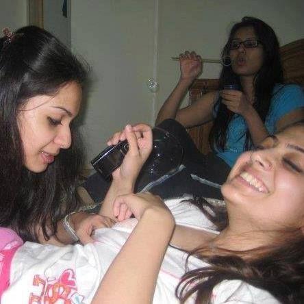 Pakistani Desi Girls hot pics