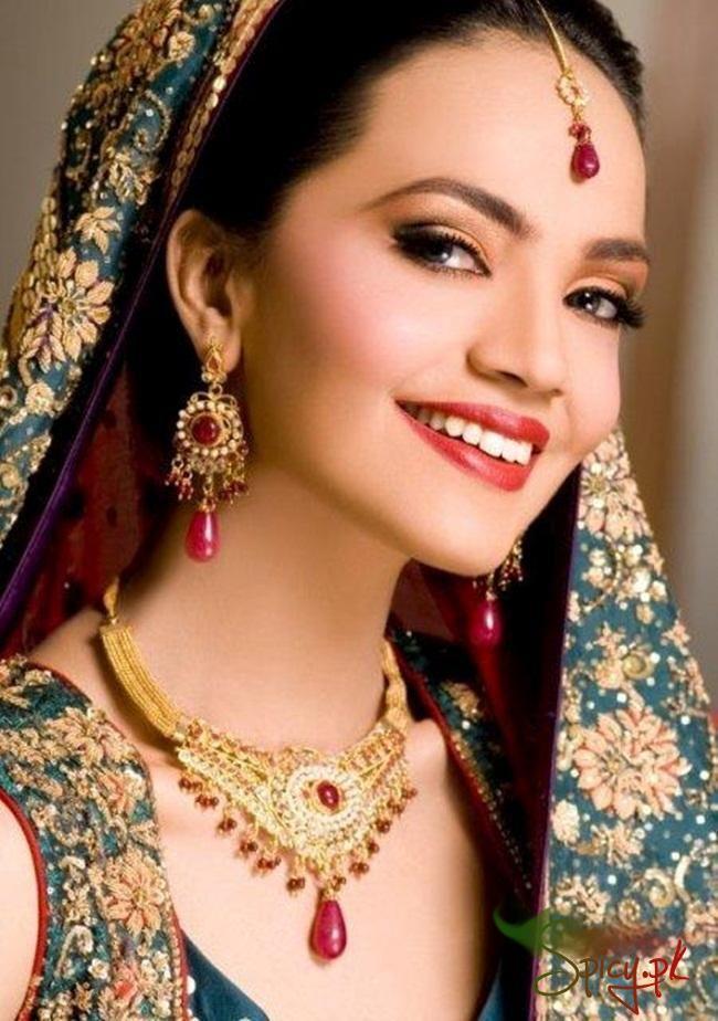 Pakistani Model Amina Sheikh Tv Actress photos