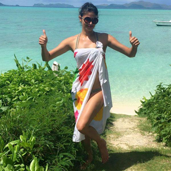 Pooja Batra Enjoys Her Philippines Vacation Photos