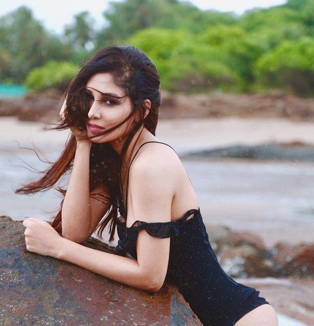 Pooja Chopra Latest Unseen Hot & Spicy Photo Stills