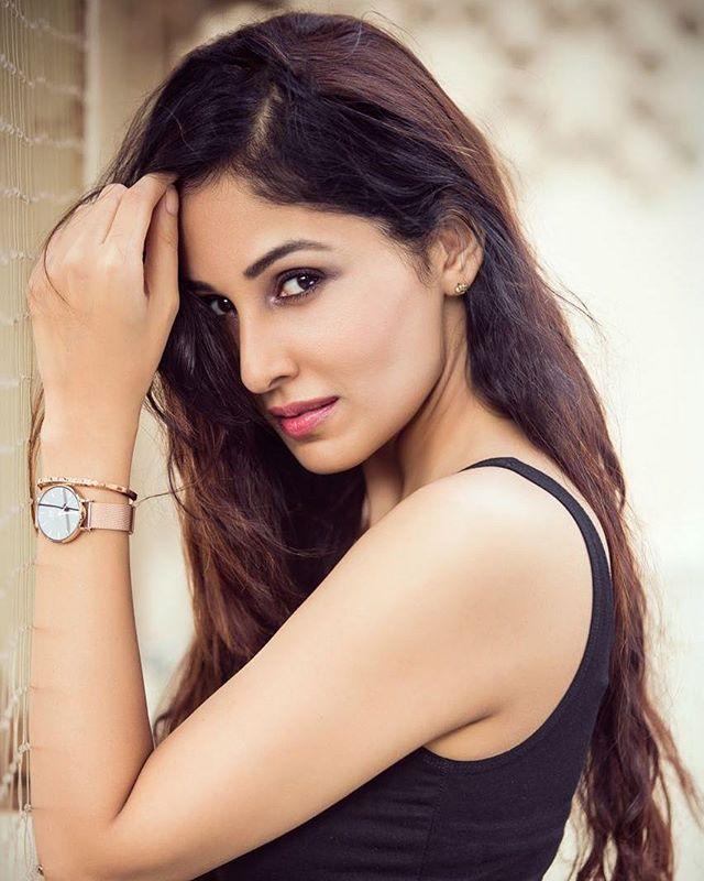 Pooja Chopra Latest Unseen Hot & Spicy Photo Stills