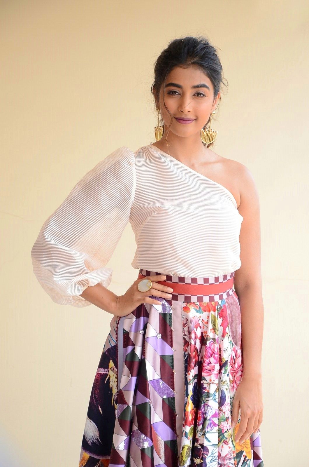Pooja Hegde Latest New Images