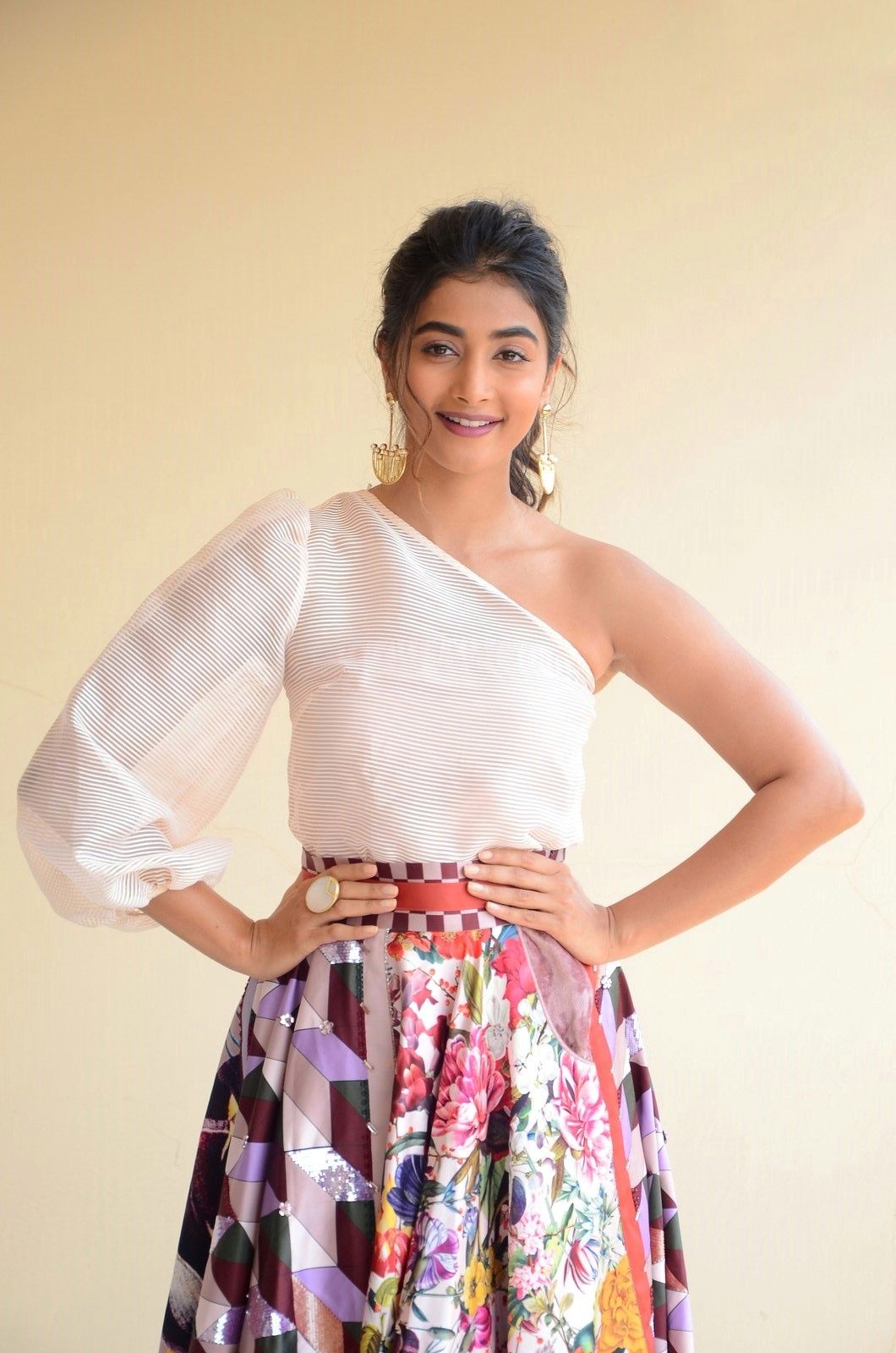 Pooja Hegde Latest New Images