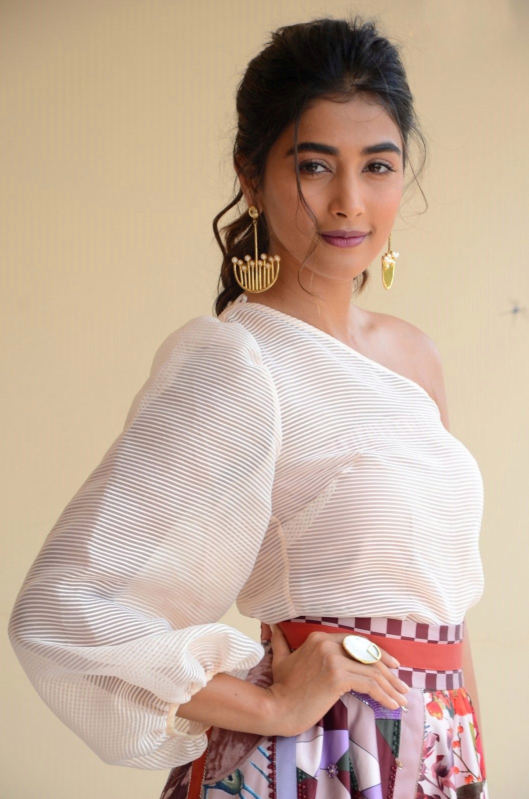 Pooja Hegde Latest New Images