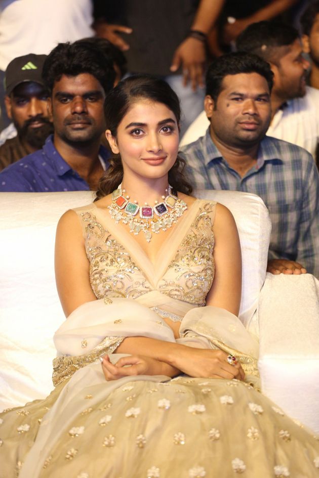 Pooja Hegde Latest New Photos