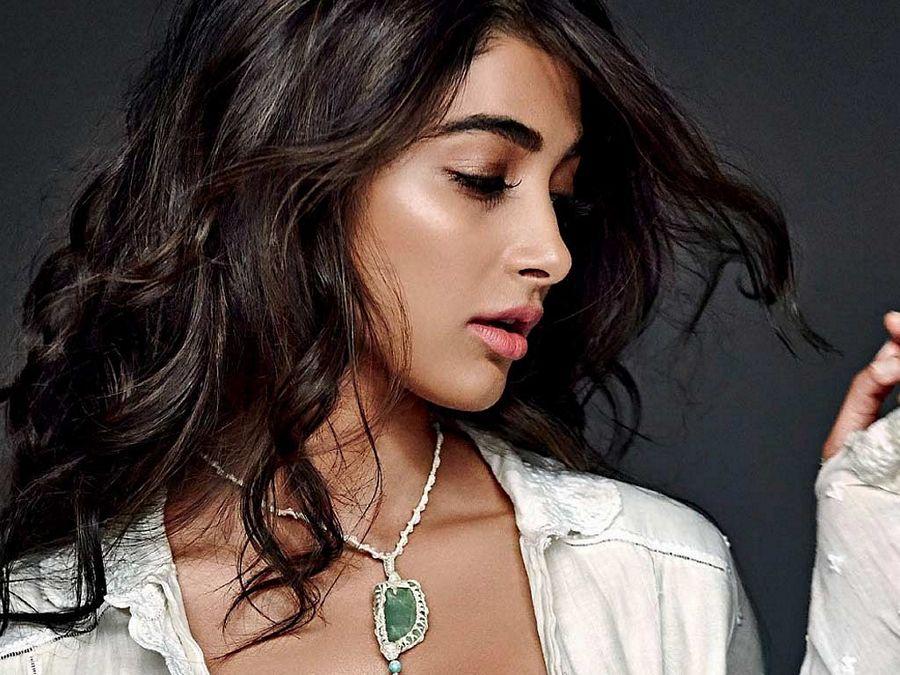 Pooja Hegde Stunning Beautiful Hot Unseen Photos Collection