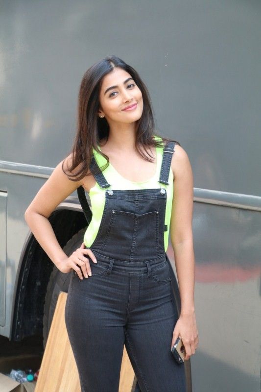 Pooja Hegde Unseened Pics