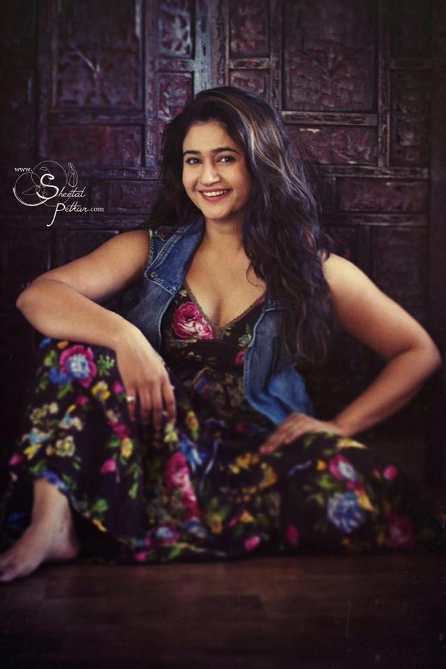 Poonam Bajwa Sexy Stills