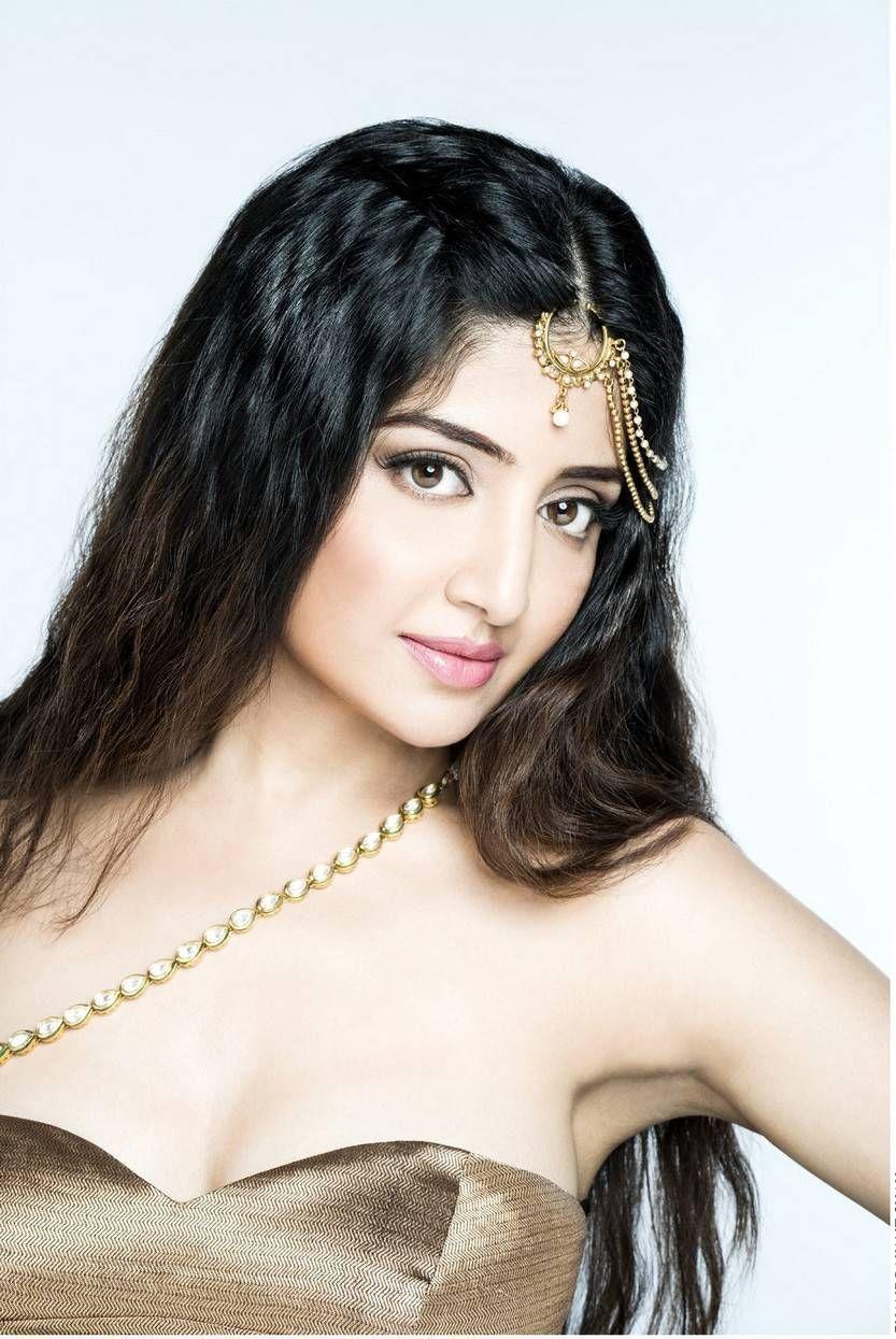 Poonam Kaur Latest Hot & Spicy Photoshoot Stills