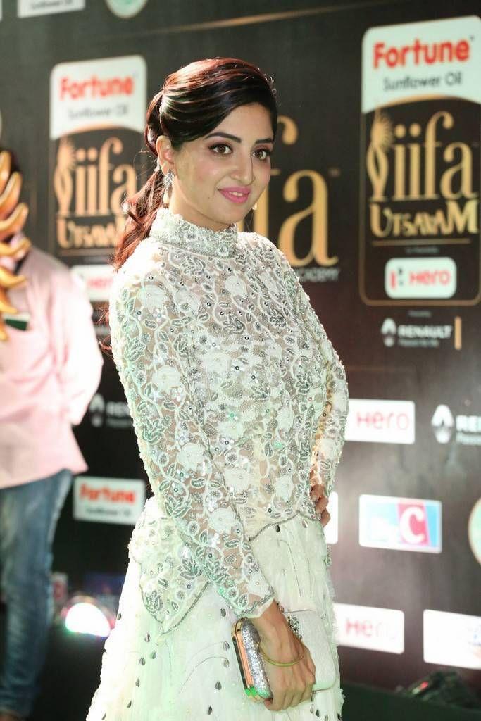 Poonam Kaur Stills At IIFA Awards 2017