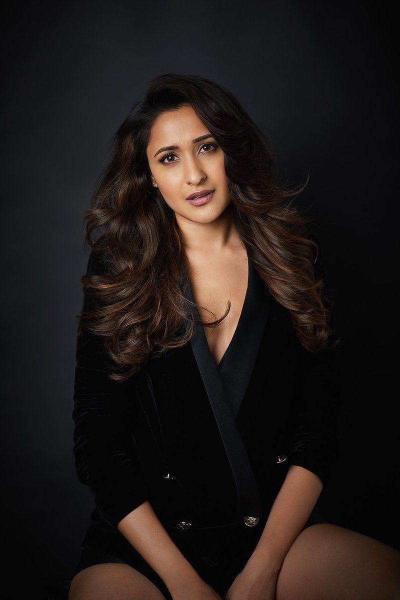 Pragya Jaiswal Latest Hot 2018 Photoshoot Stills
