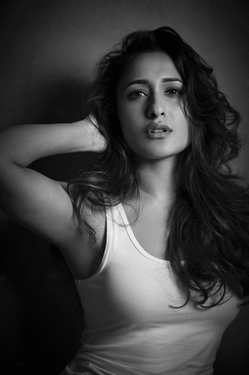 Pragya Jaiswal Latest Hot 2018 Photoshoot Stills