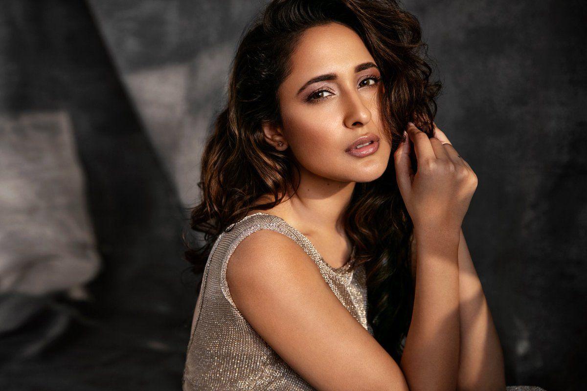 Pragya Jaiswal Latest Hot 2018 Photoshoot Stills