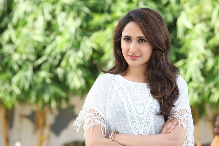 Pragya Jaiswal New Stills from Gunturodu Movie