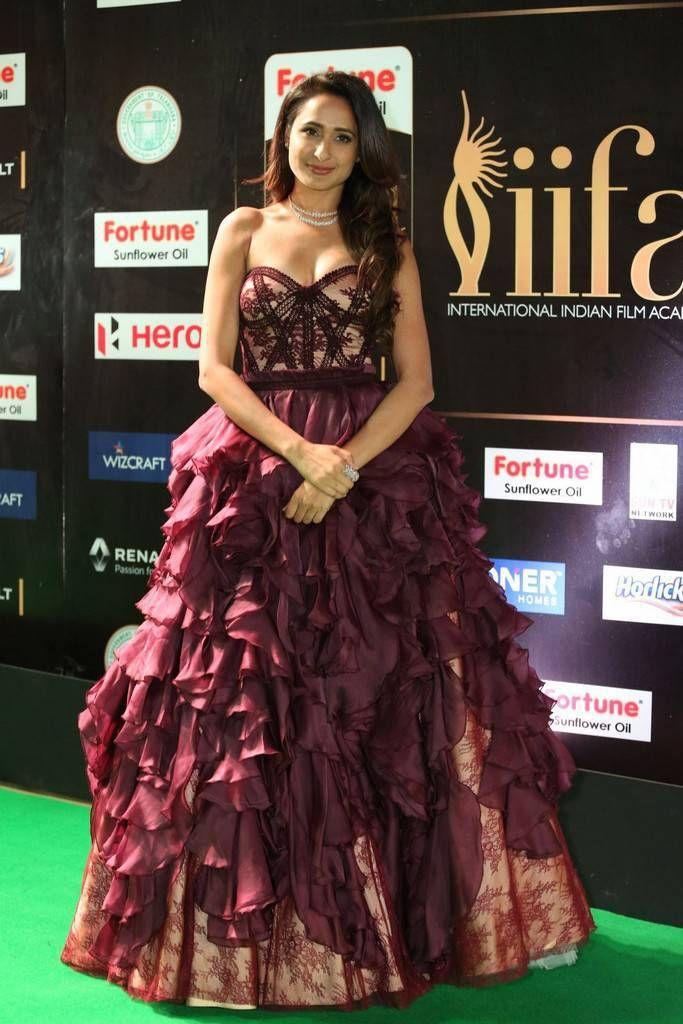 Pragya Jaiswal Stills At IIFA Awards 2017