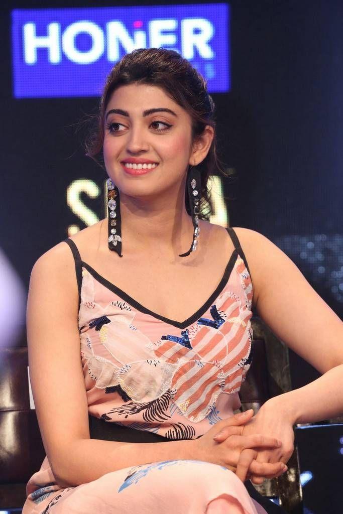 Pranitha Stills At SIIMA Short Film Awards 2017