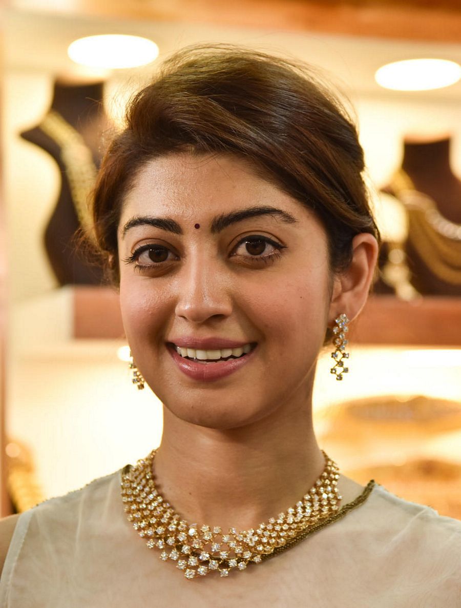 Pranitha Subhash Birthday Wishes Photos