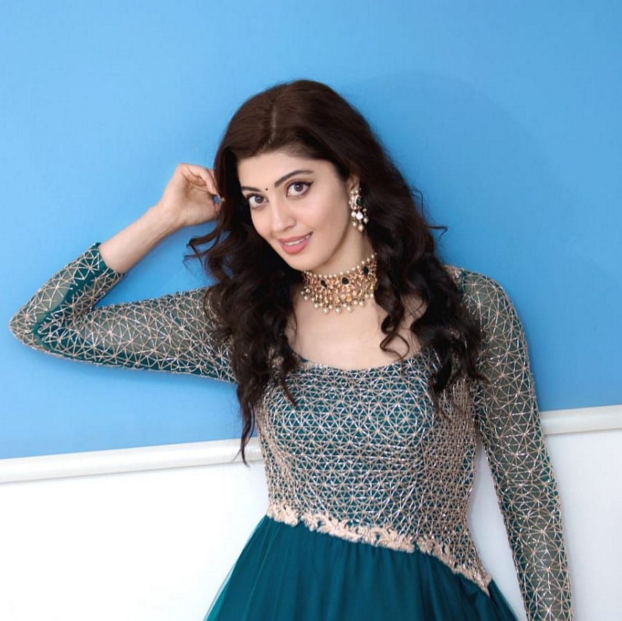 Pranitha Subhash New Wallpapers