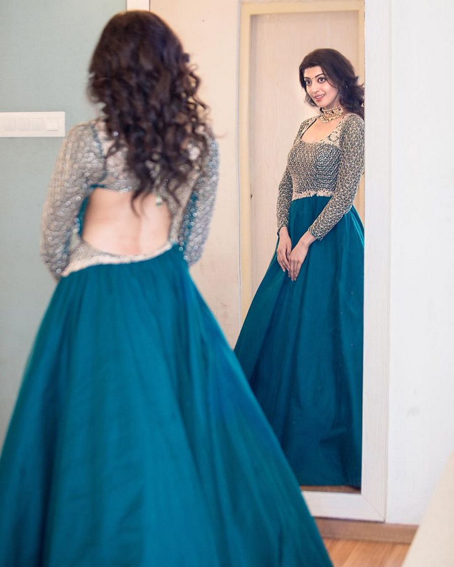 Pranitha Subhash New Wallpapers