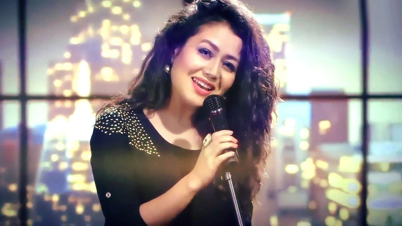 Pretty Cute Smiling Pics & Images Of Neha Kakkar