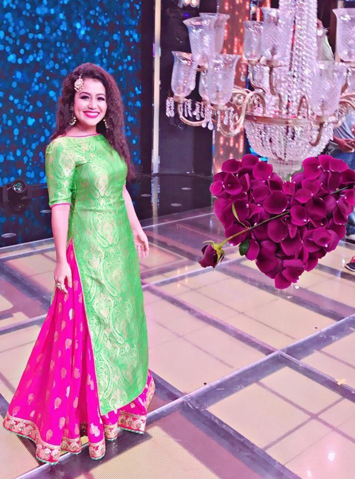 Pretty Cute Smiling Pics & Images Of Neha Kakkar