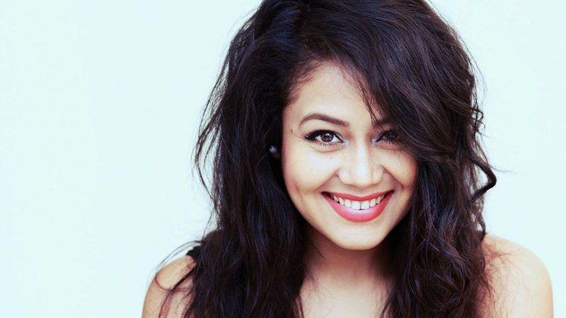 Pretty Cute Smiling Pics & Images Of Neha Kakkar