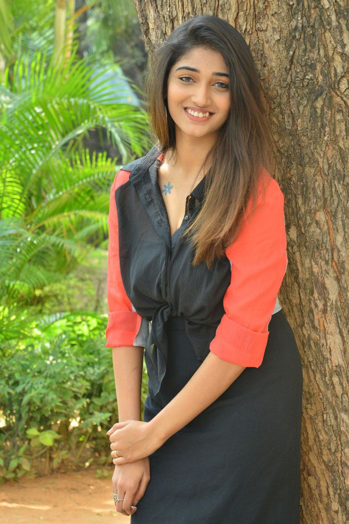 Priya New Wallpapers & Photos