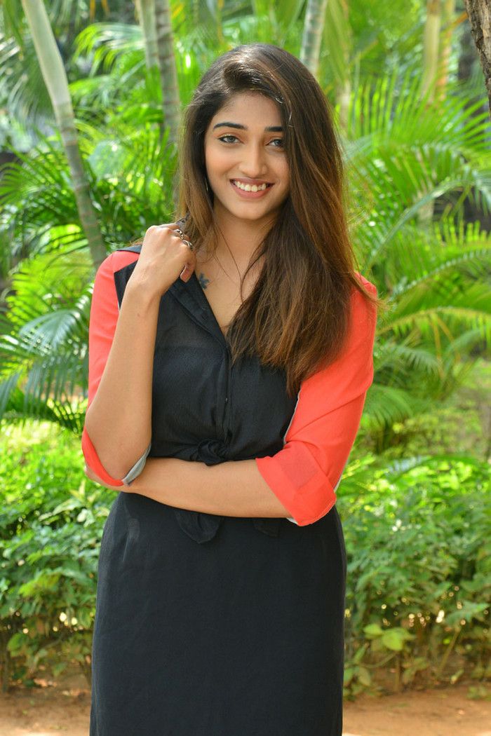 Priya New Wallpapers & Photos