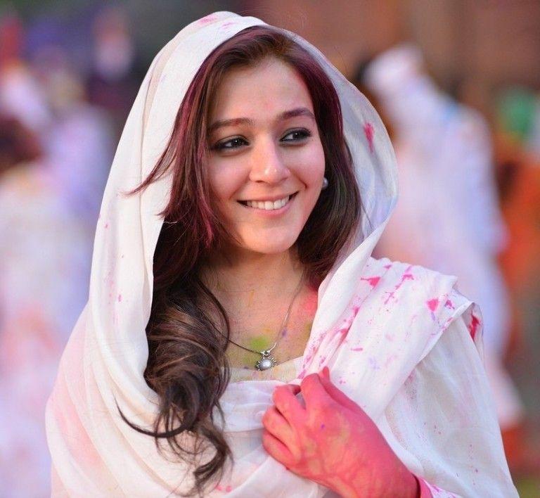 Priyal Gor Sweet HD Wallpapers & Images