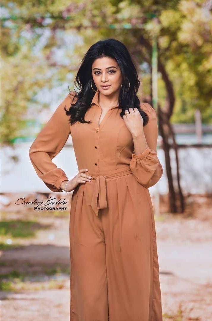 Priyamani Latest Photoshoot Pics