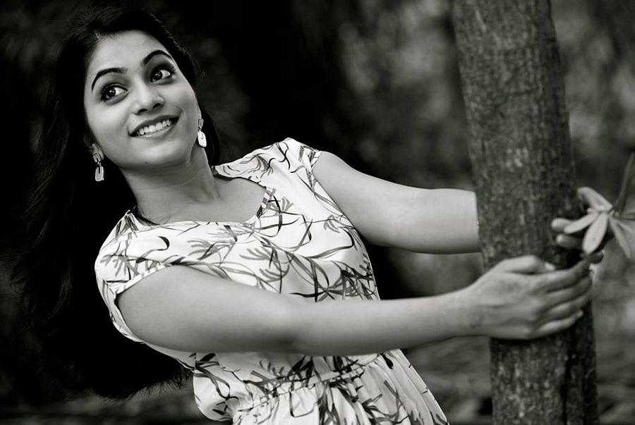 Punarnavi Bhupalam Pretty Photos