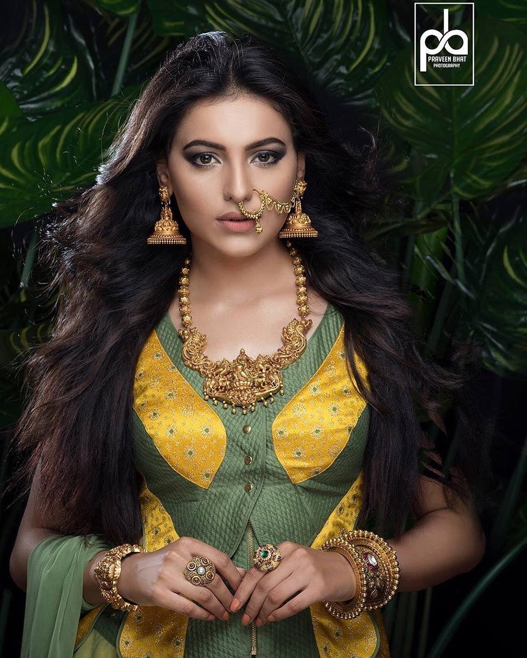 Punjabi Model Ginni Kapoor Images Beautiful Pics & Hot Pictures Gallery