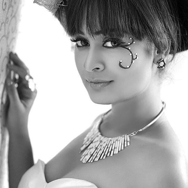 RX100 fame gorgeous Actress Payal Rajput Latest Stills