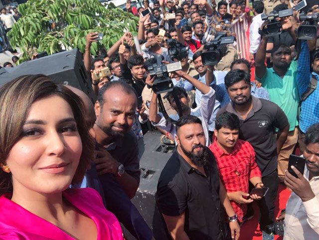 Raashi Khanna At BigC Store Launch Photos