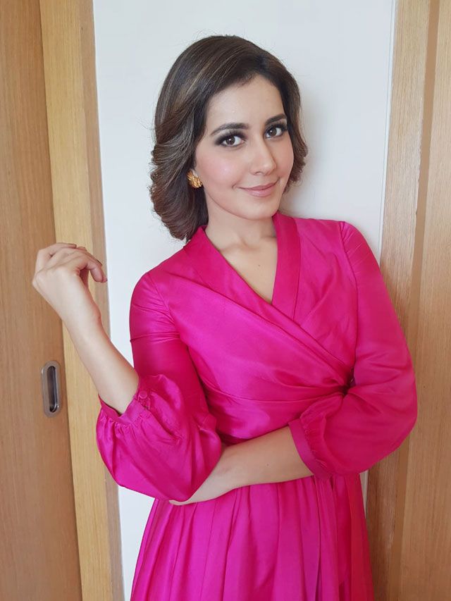 Raashi Khanna At BigC Store Launch Photos