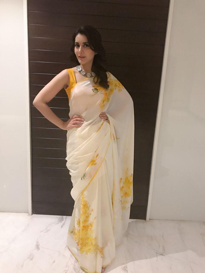 Raashi Khanna Latest Saree Cute Photos