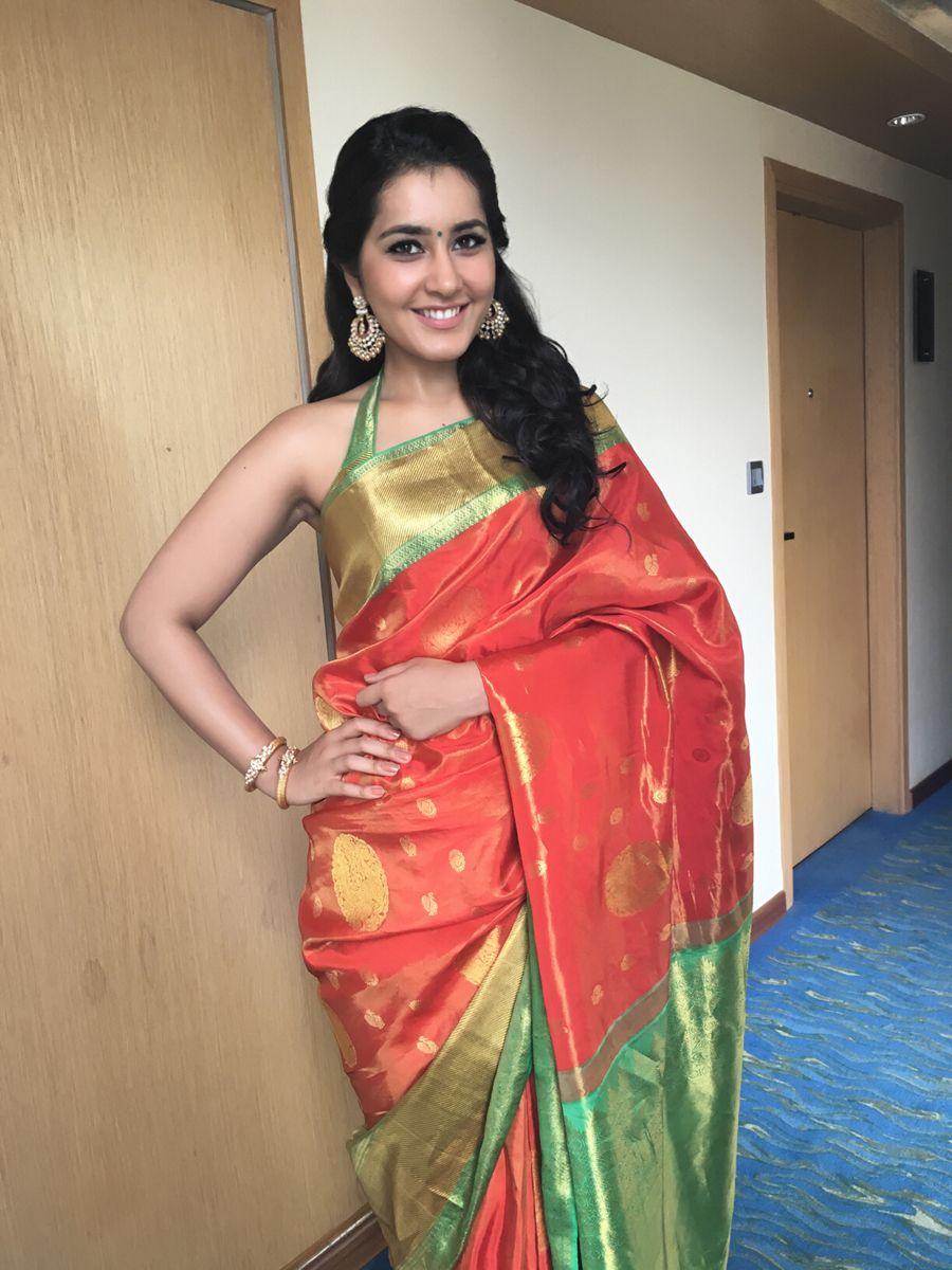 Raashi Khanna Latest Saree Photos