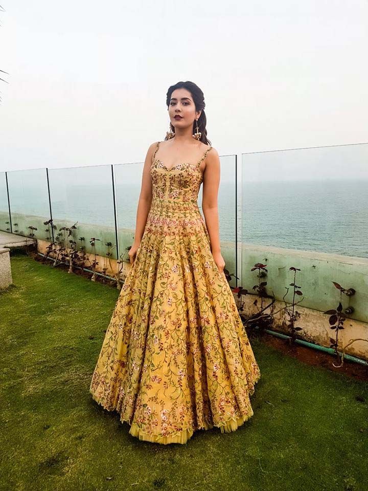 Raashi Khanna New Photo Shoot